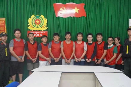 Các đối tượng tại cơ quan chức năng. (Ảnh: Công an cung cấp)