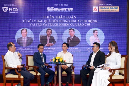 Các diễn giả, chuyên gia trao đổi tại hội thảo. 