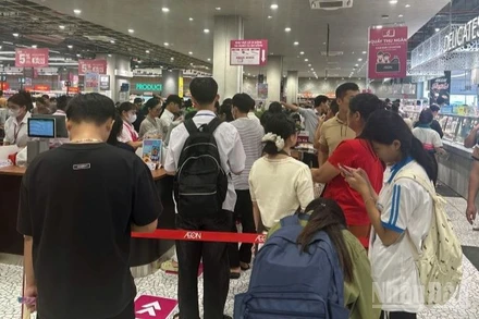 Chính thức khai trương Trung tâm Bách hóa tổng hợp Aeon Văn Giang.