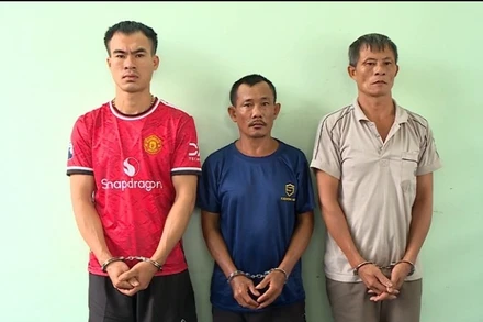 Các đối tượng tại cơ quan chức năng. (Ảnh: Công an cung cấp)