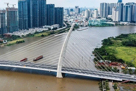 Cầu Ba Son nhìn từ trên cao (Ảnh: THÀNH ĐẠT)