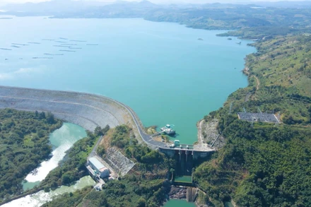 Hồ chứa Nhà máy Thủy điện Buôn Tua Srah.
