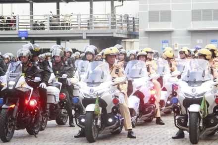 Các lực lượng chức năng Công an Thành phố Hồ Chí Minh ra quân trấn áp tội phạm.