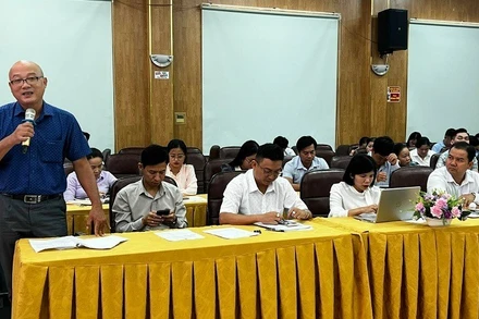 Đại diện Sở Tư pháp thành phố Cần Thơ phát biểu tại tọa đàm.