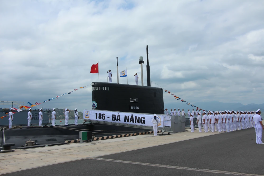 Lễ thượng cờ tàu 186-Đà Nẵng.