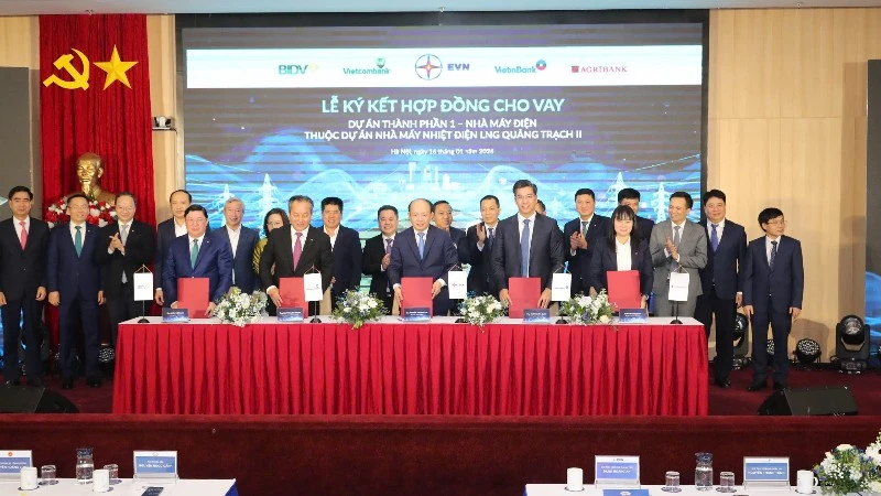 Toàn cảnh lễ ký kết.