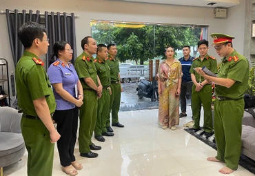 Cơ quan chức năng tỉnh Thanh Hóa thi hành quyết định khởi tố bị can.