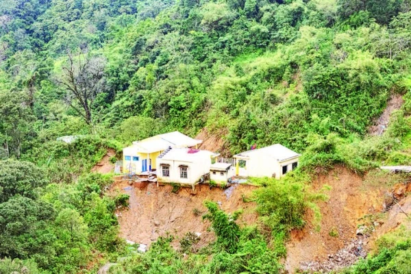 Điểm trường Tak Ngo - Trường tiểu học Ngọc Linh, xã Trà Linh, thành phố Đà Nẵng tan hoang sau những trận lũ cuối tháng 10/2025.