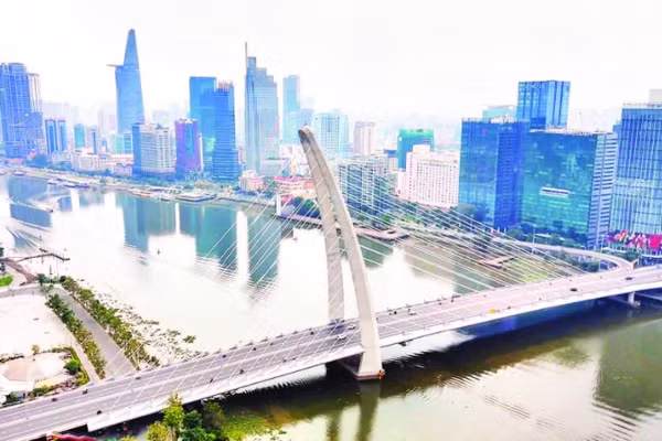 Với nhiều giải pháp đồng bộ, Thành phố Hồ Chí Minh tiếp tục thu hút vốn FDI dẫn đầu cả nước. (Ảnh TÙNG ANH)