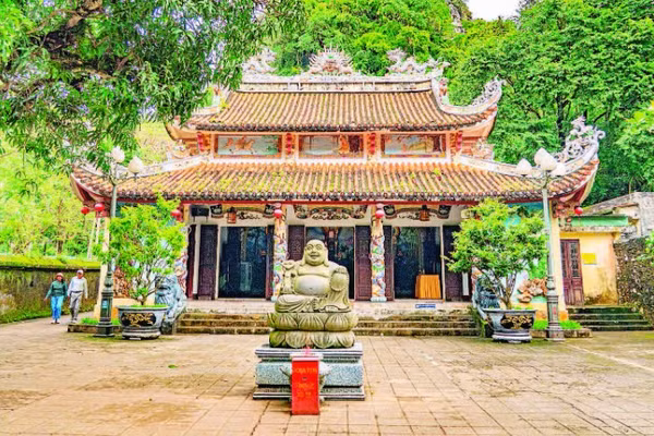 Quốc tự Tam Thai - một trong những ngôi chùa được xây dựng rất sớm tại Ngũ Hành Sơn.