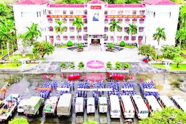 Vùng 3 Hải quân vừa tổ chức xuất quân thực hiện “Chiến dịch Quang Trung”.