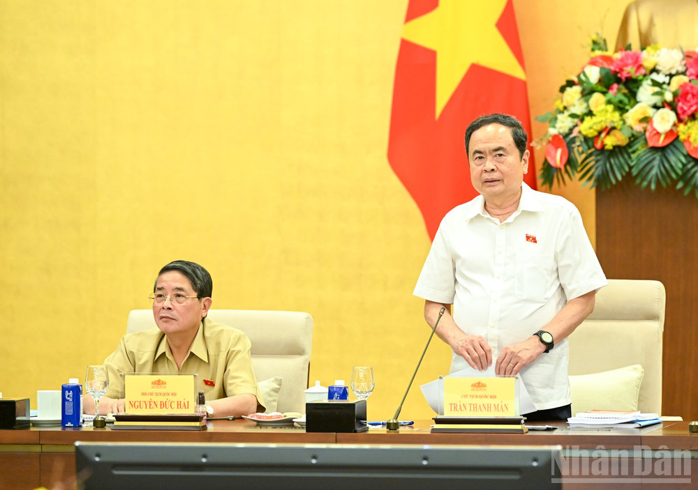 Bí thư Đảng ủy Quốc hội, Chủ tịch Quốc hội Trần Thanh Mẫn phát biểu định hướng các nội dung thảo luận tại cuộc họp. ndo_br_4-1687.jpg