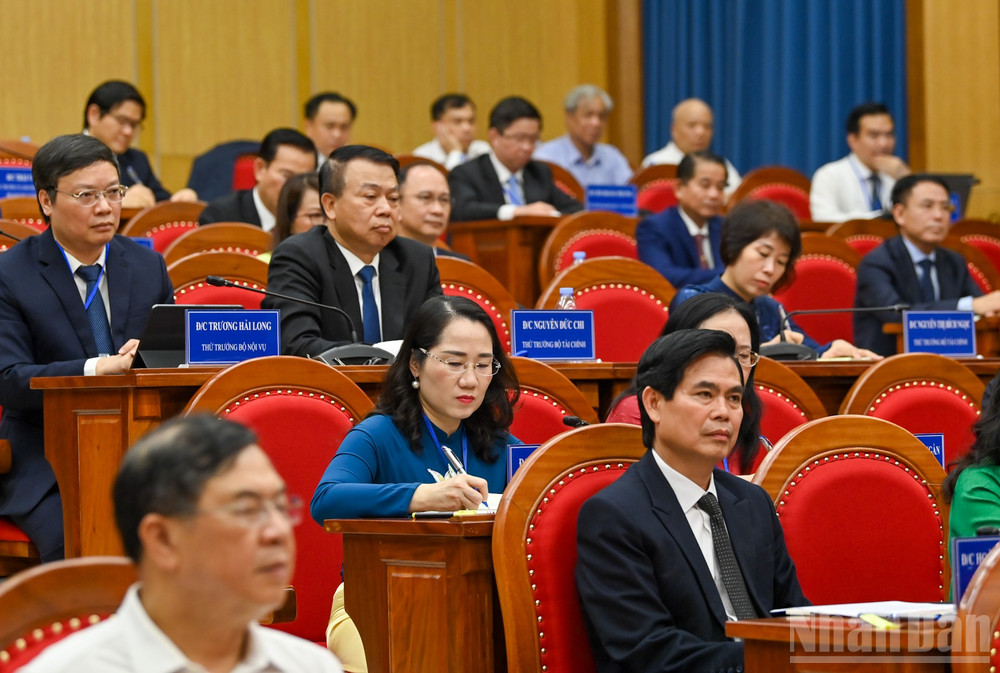 Các học viên lắng nghe trao đổi của đồng chí Tổng Bí thư Tô Lâm. ndo_br_8-7749.jpg