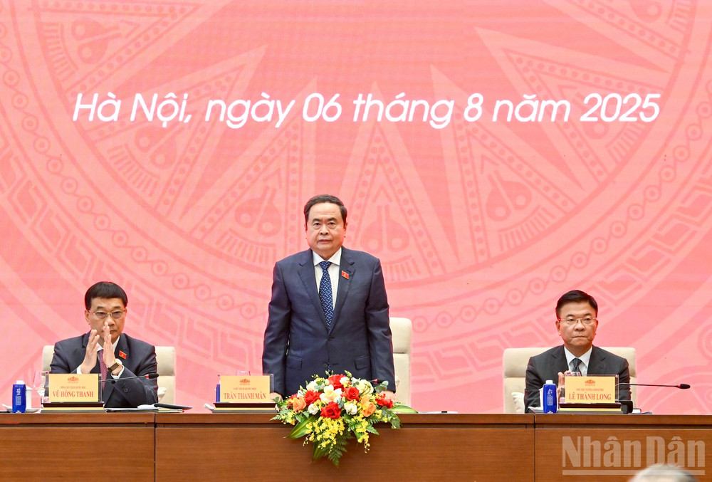 Chủ tịch Quốc hội Trần Thanh Mẫn chủ trì Diễn đàn về hoạt động giám sát của Quốc hội. ndo_br_2-3992.jpg