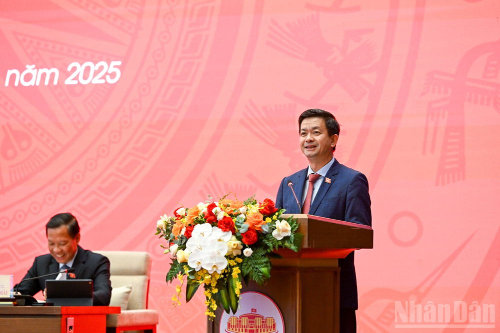Tổng Thư ký Quốc hội, Chủ nhiệm Văn phòng Quốc hội Lê Quang Tùng phát biểu mở đầu diễn đàn. ndo_br_4-4020.jpg