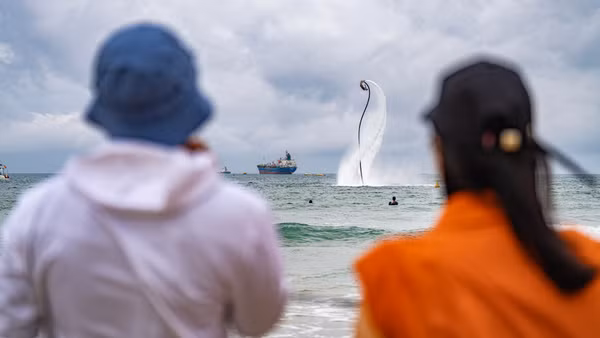 [Video] "Vũ khúc đại dương": Khi biển Đà Nẵng trở thành sân khấu thể thao nghệ thuật