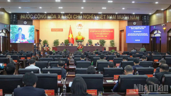 Toàn cảnh Kỳ họp thứ 6 Hội đồng nhân dân thành phố Đà Nẵng khóa X.