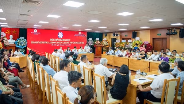 Toàn cảnh Hội thảo “Giáo sư, Anh hùng Lao động Hoàng Chương với văn hóa dân tộc”.