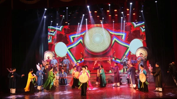 Một tiết mục nghệ thuật tại Lễ bế mạc Liên hoan. (Ảnh: BTC)