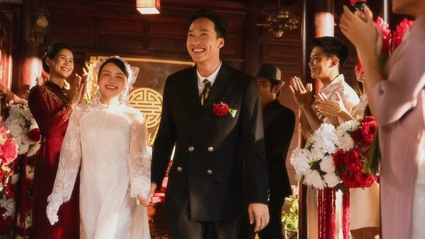 MV "Trộm vía" của ca sĩ Vũ Thùy Linh là câu chuyện cưới hỏi đậm sắc màu văn hóa vùng miền. (Ảnh: BTC)