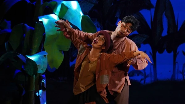 Các nghệ sĩ trẻ biểu diễn trích đoạn "Chí Phèo-Thị Nở" tại buổi gặp mặt đầu xuân. (Ảnh: Nhà hát kịch Việt Nam).