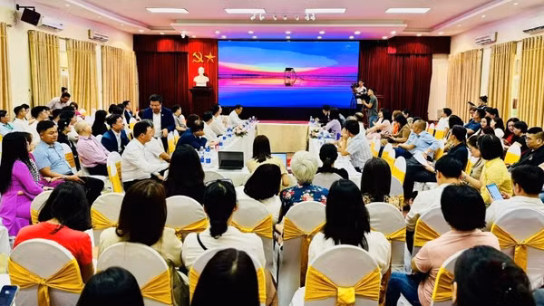 Toàn cảnh Hội nghị xúc tiến, quảng bá du lịch Hưng Yên-Ninh Bình-Cà Mau.