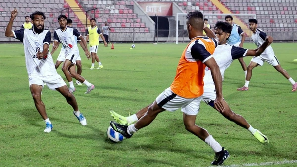 Đội tuyển Bangladesh trong một buổi tập luyện. (Ảnh: BFF)