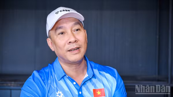 Huấn luyện viên trưởng Nguyễn Tuấn Kiệt của đội tuyển bóng chuyền nữ Việt Nam. (Ảnh: THÀNH ĐẠT)
