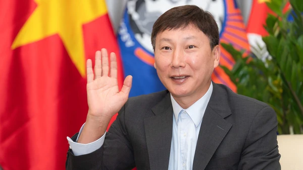 Huấn luyện viên Kim Sang Sik chia sẻ tại trụ sở Liên đoàn Bóng đá Việt Nam sau hành trình Vòng chung kết U23 châu Á 2026. (Ảnh: VFF)