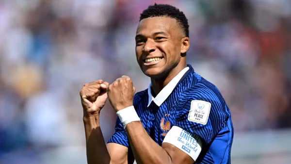 Với cú đúp vào lưới Senegal, Kylian Mbappe chính thức trở thành chân sút ghi nhiều bàn thắng nhất cho tuyển Pháp. (Ảnh: FIFA)