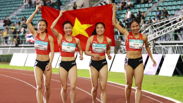 Các cô gái vàng ở môn Điền kinh.