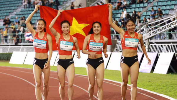 Các cô gái vàng ở môn Điền kinh.