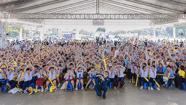 Không khí sôi nổi tại Ngày hội với hàng nghìn thiếu nhi tham gia. 