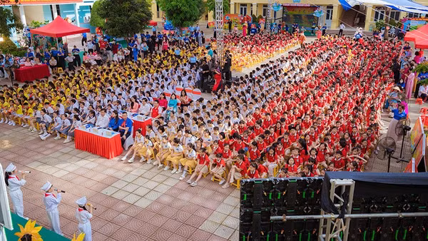 Đông đảo thiếu nhi tham gia ngày hội.