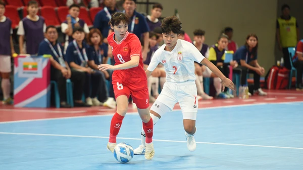 Trần Thị Thùy Trang đang là trụ cột vững chắc của đội tuyển futsal nữ Việt Nam. (Ảnh: VFF)