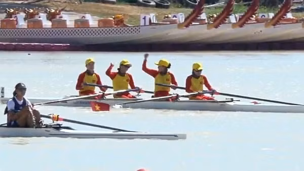 Bộ tứ Lê Thị Hiền, Dư Thị Bông, Hà Thị Vui, Phạm Thị Ngọc Anh mang về Huy chương Vàng môn Rowing, nội dung thuyền 4 nữ hạng nặng 1 mái chèo. 