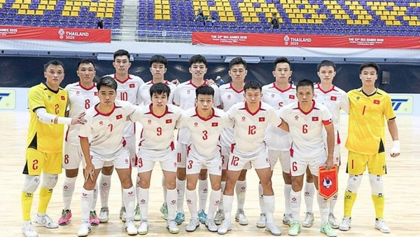 Các thành viên đội tuyển futsal Việt Nam tham dự trận đấu. (Ảnh: VFF)