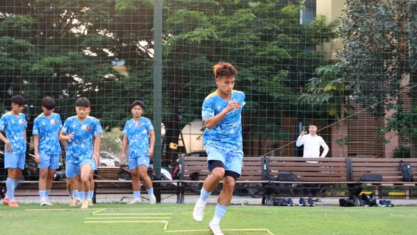 Các tuyển thủ U17 Việt Nam nỗ lực trong từng buổi tập. (Ảnh: VFF)