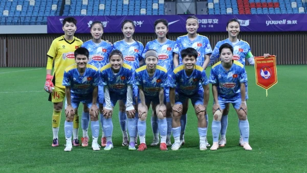 Đội hình xuất phát của đội tuyển nữ Việt Nam trong trận thứ hai gặp đội tuyển nữ Trung Quốc. (Ảnh: VFF)