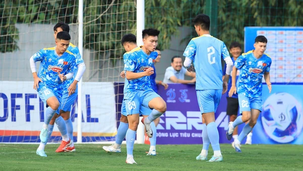 Các tuyển thủ U23 Việt Nam nỗ lực tập luyện hướng tới giải đấu sắp tới. (Ảnh: VFF)