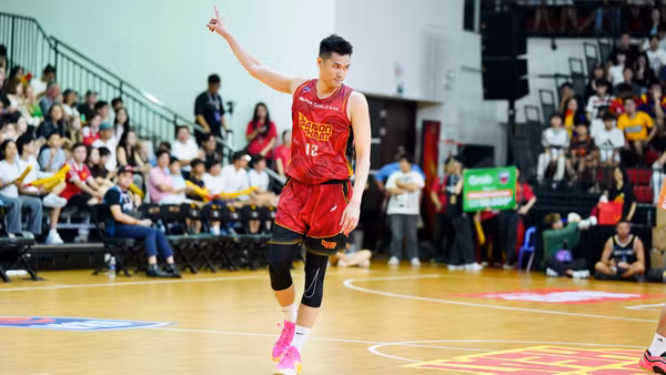 Nguyễn Huỳnh Phú Vinh lọt Top 5 cầu thủ ném 3 thành công nhiều nhất lịch sử VBA. 