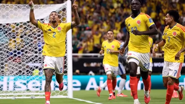 Munoz ăn mừng bàn thắng duy nhất của Colombia. (Ảnh: FIFA)