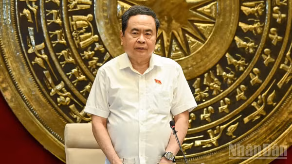 Chủ tịch Quốc hội Trần Thanh Mẫn chủ trì làm việc với Thường trực Ủy ban Văn hóa và Xã hội. (Ảnh: DUY LINH)