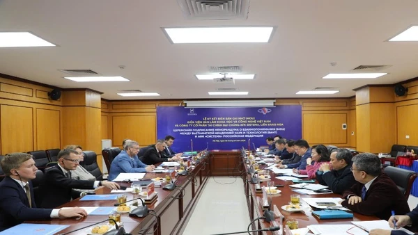 Quang cảnh buổi làm việc. 