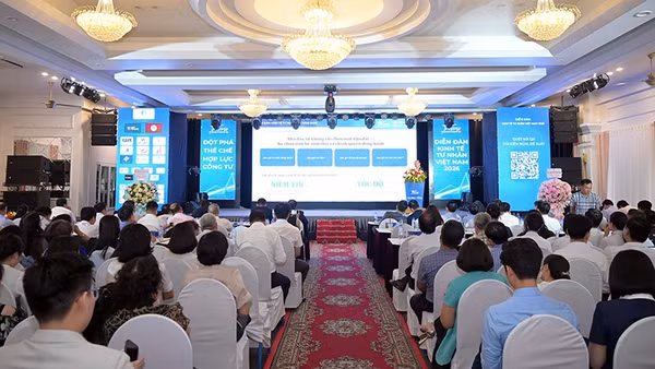 Toàn cảnh Phiên đối thoại Hưng Yên của Diễn đàn Kinh tế tư nhân Việt Nam 2026. (Ảnh: Trung ương Hội Doanh nhân trẻ Việt Nam cung cấp)
