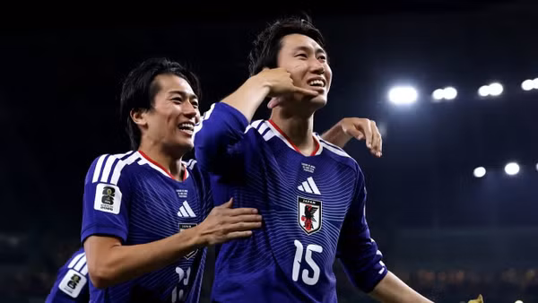 Daichi Kamada mở tỷ số từ rất sớm cho Nhật Bản. (Ảnh: FIFA)
