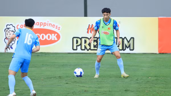 Tiền đạo Nguyễn Trần Việt Cường đặt mục tiêu góp mặt trong đội hình ra sân của đội tuyển Việt Nam. (Ảnh: MINH DÂN)