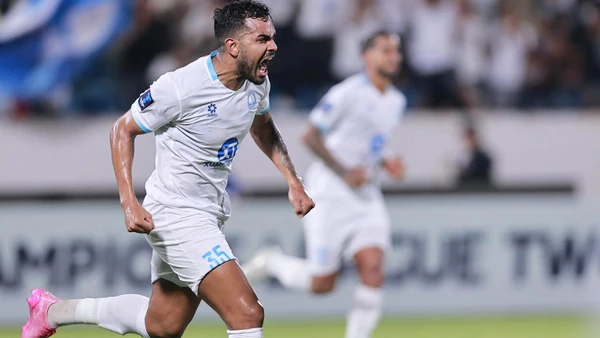 Tiền đạo Brenner lập cú đúp giúp đại diện Việt Nam thắng 3-1 Ratchaburi. (Ảnh: Thép Xanh Nam Định FC)