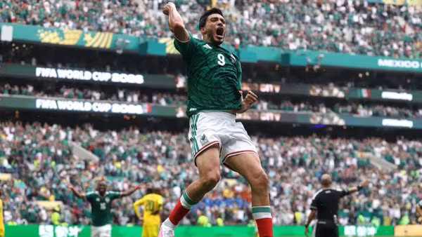 Julian Quinones mở tỷ số từ sớm cho chủ nhà Mexico. (Ảnh: FIFA)
