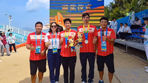 Bơi Việt Nam đã giành được 3 huy chương tại Đại hội. 